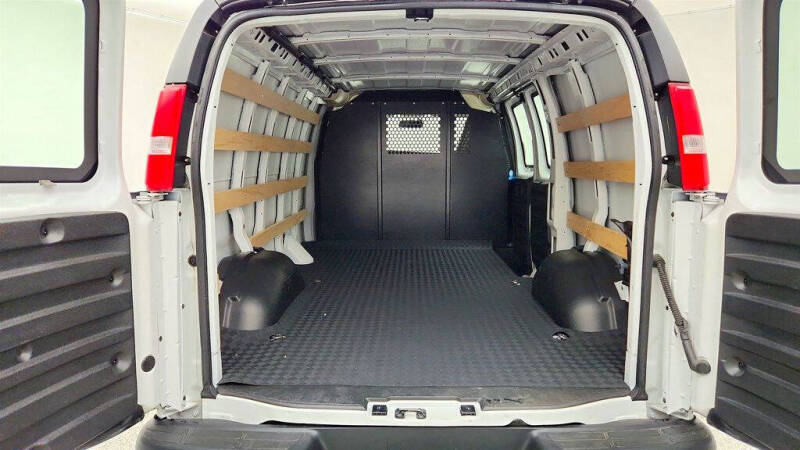 2025 Chevrolet Express 2500