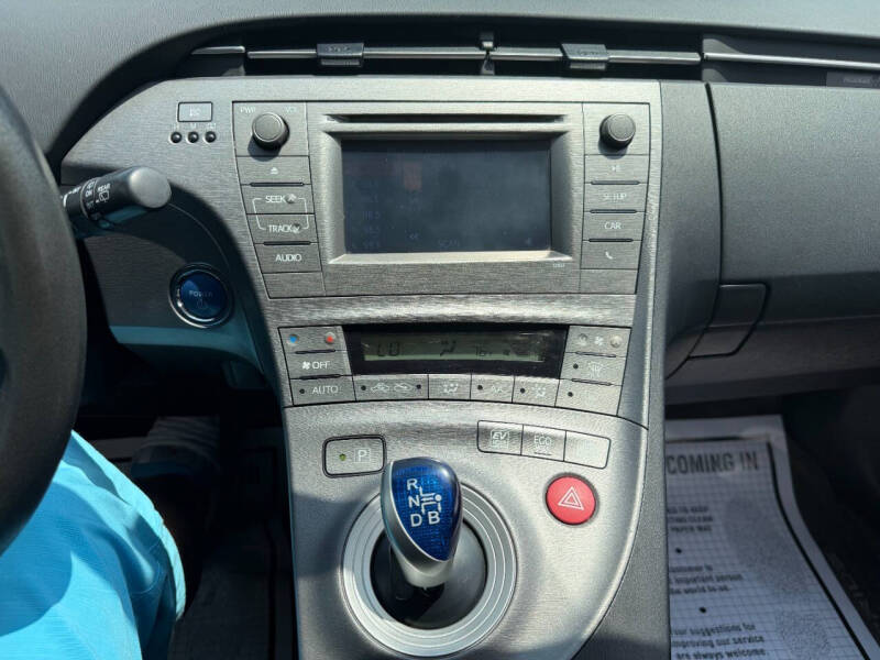 2010 Toyota Prius III
