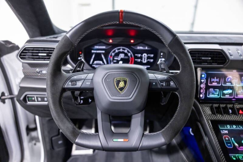 2023 Lamborghini Urus Performante