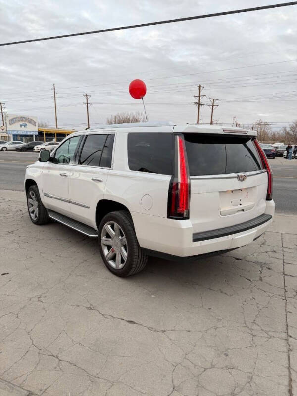 2016 Cadillac Escalade Luxury Collection