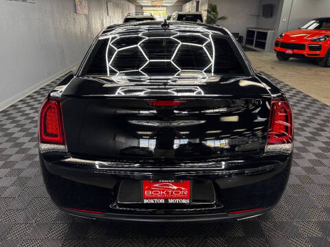 2020 Chrysler 300 Touring