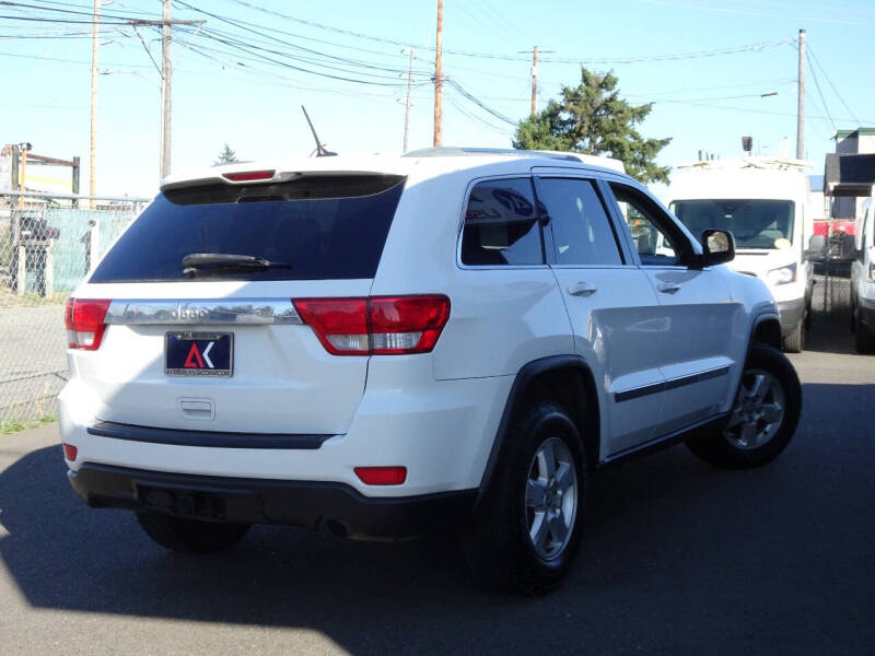 2011 Jeep Grand Cherokee Laredo X