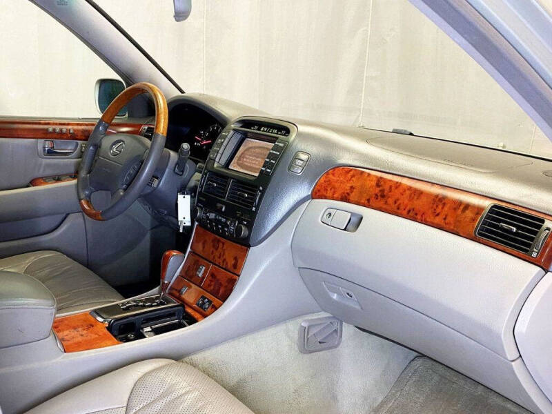2003 Lexus LS 430