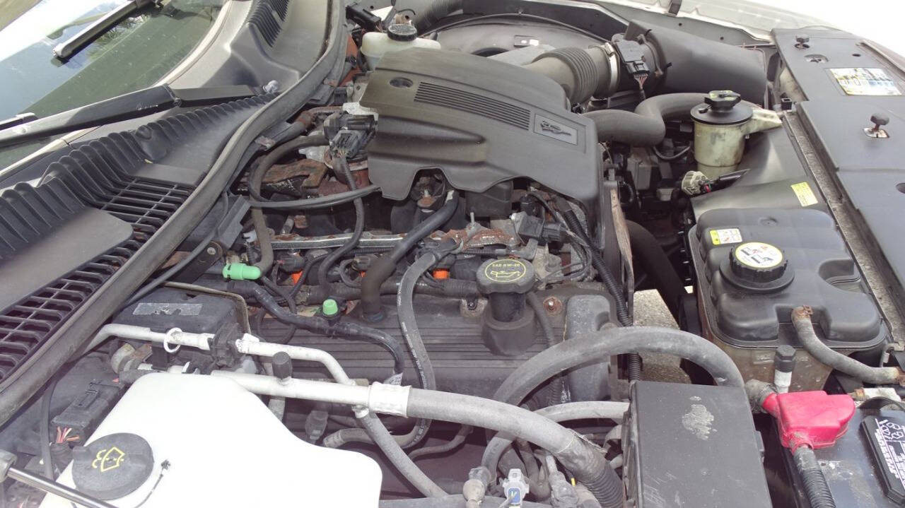 2004 Lincoln Town Car 42