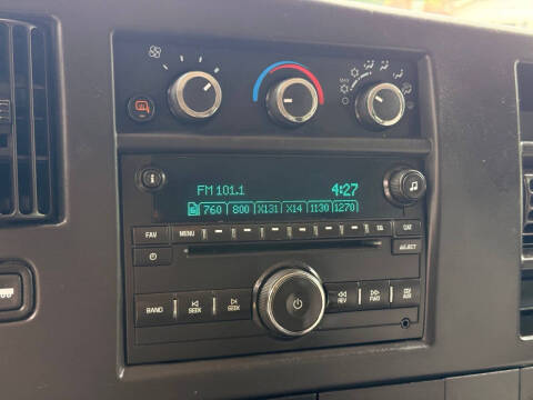 2017 GMC Savana LT 2500