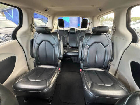 2020 Chrysler Voyager LXi