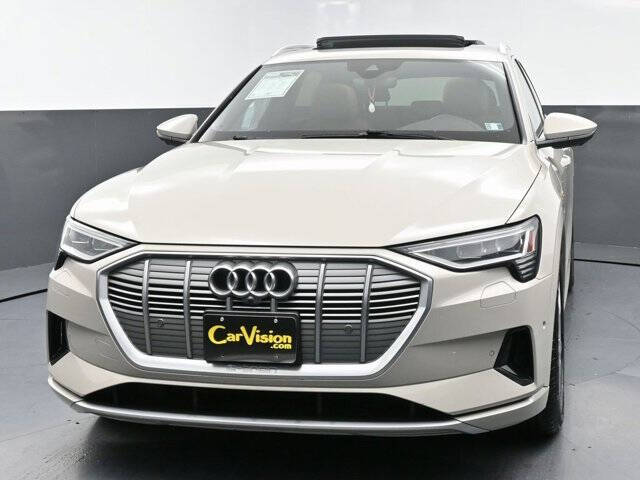 2019 Audi e-tron quattro Premium Plus