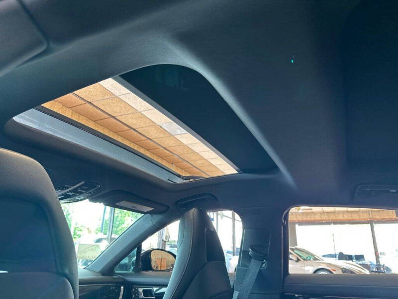 2022 Porsche Panamera