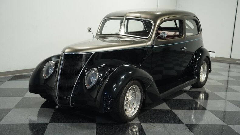 1937 Ford Tudor