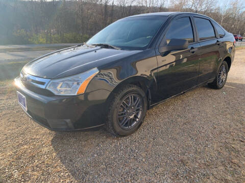 2010 Ford Focus for sale at Court House Cars, LLC in Chillicothe OH