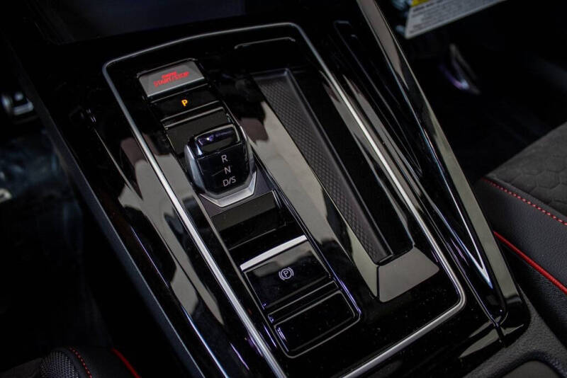 2025 Volkswagen Golf GTI SE