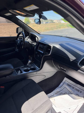 2020 Jeep Grand Cherokee Laredo