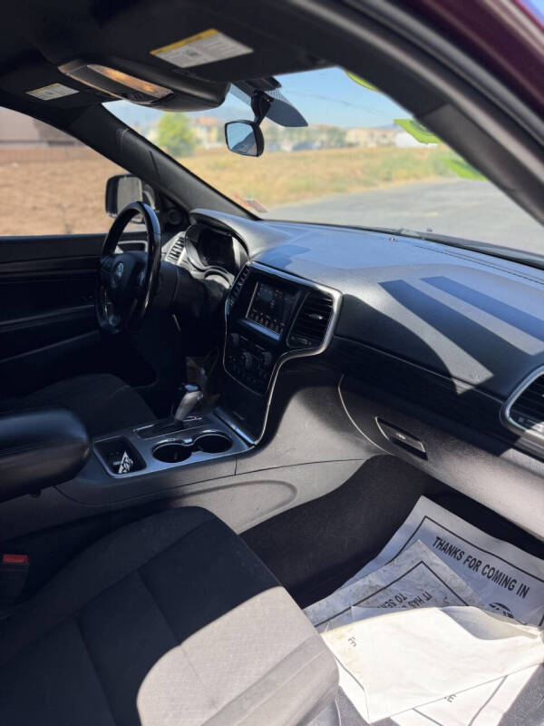 2020 Jeep Grand Cherokee Laredo