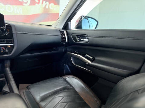 2022 Nissan Pathfinder Platinum