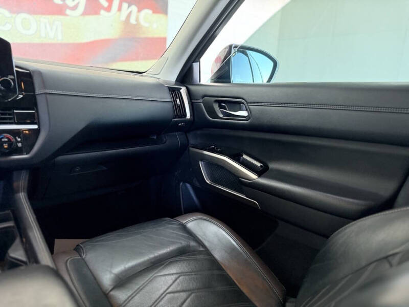 2022 Nissan Pathfinder Platinum