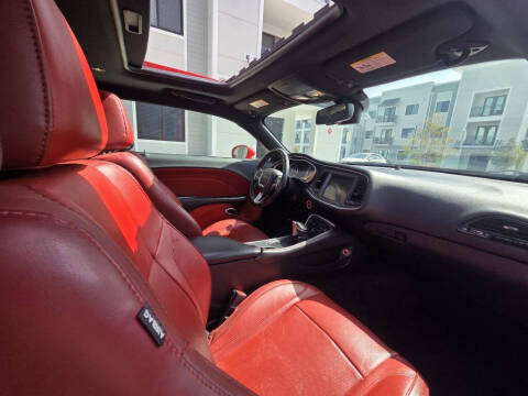 2015 Dodge Challenger SXT Plus