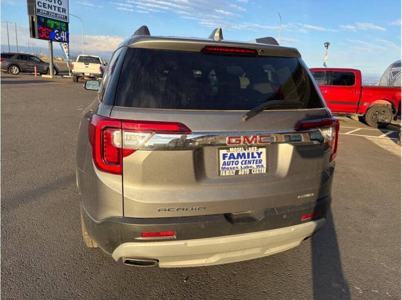 2022 GMC Acadia SLT