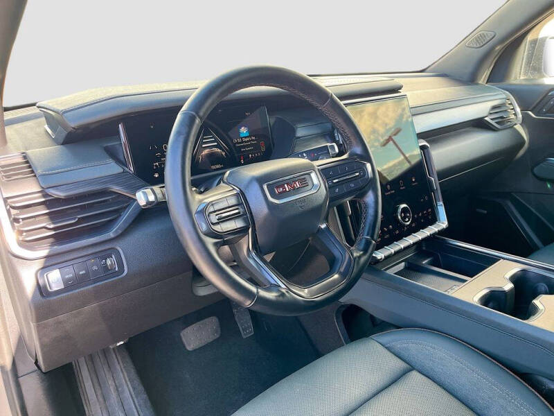2025 GMC Acadia AT4