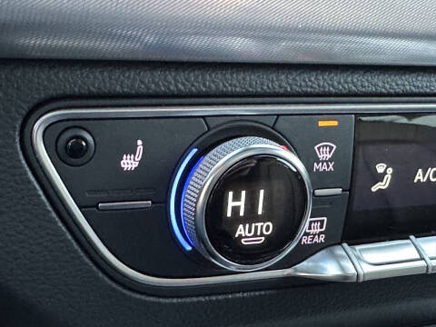 2018 Audi Q5 2.0T quattro Premium Plus