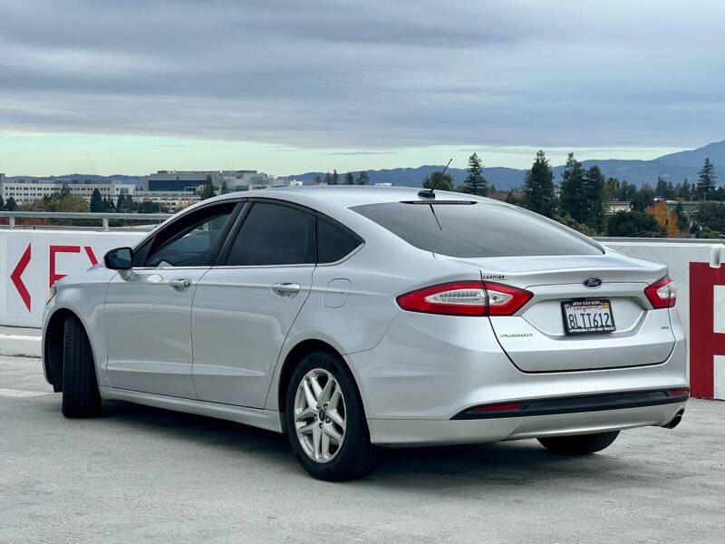 2016 Ford Fusion SE photo 6