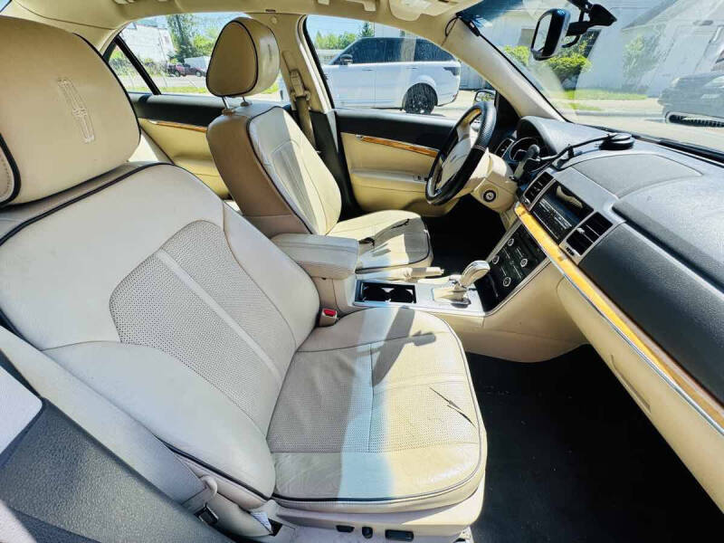 2011 Lincoln MKZ