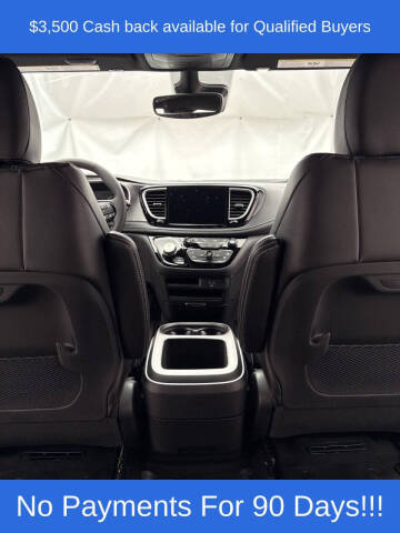 2026 Chrysler Pacifica Select