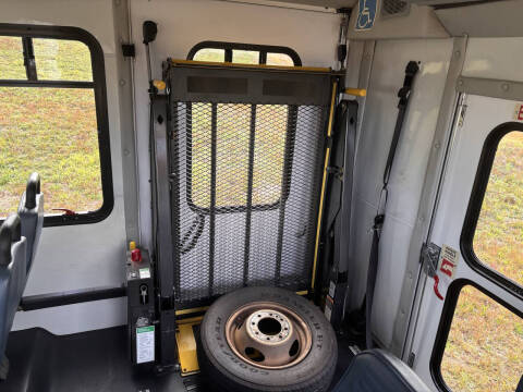 2017 Ford E-Series E-450 SD