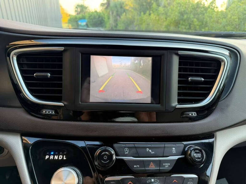 2020 Chrysler Pacifica Touring