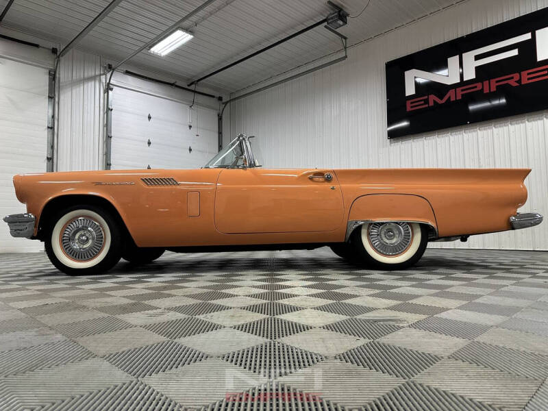 1957 Ford Thunderbird