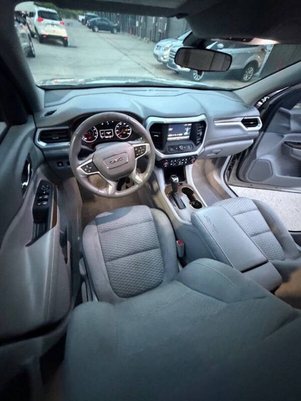 2017 GMC Acadia SLE-1
