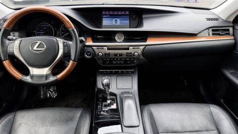 2013 Lexus ES 300h