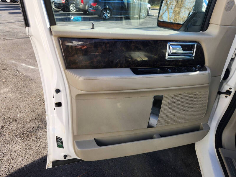 2016 Lincoln Navigator Select