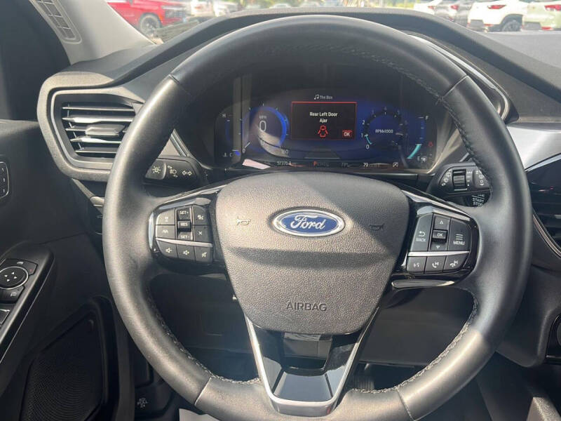 2022 Ford Escape Titanium