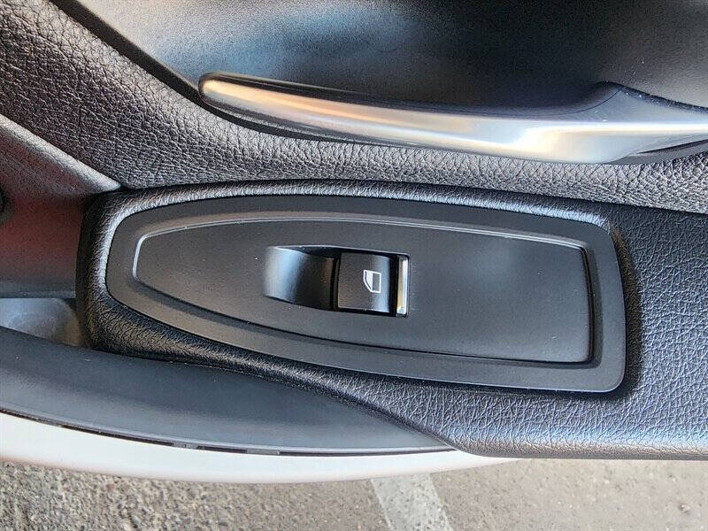 2018 BMW 3 Series 320i