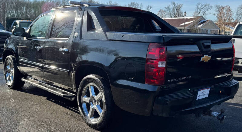 2013 Chevrolet Avalanche LTZ Black Diamond