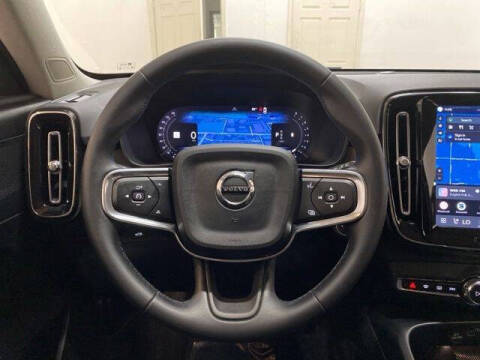 2025 Volvo XC40 B5 Core Bright Theme
