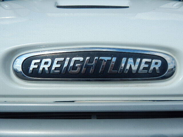 2014 Freightliner M2 106