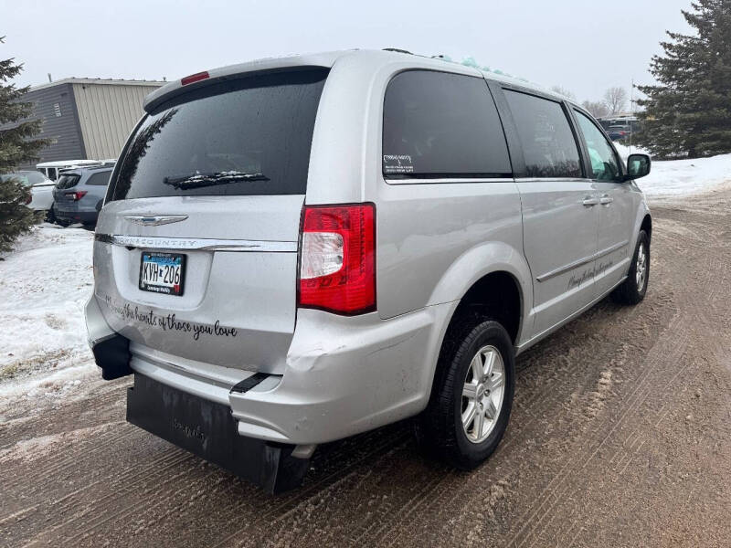 2012 Chrysler Town and Country Touring