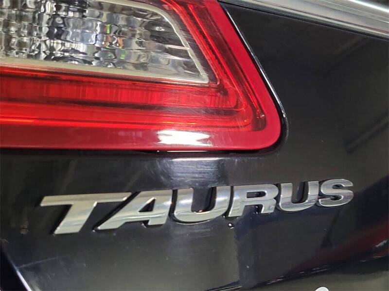 2016 Ford Taurus SEL