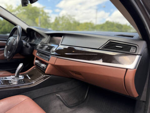 2015 BMW 5 Series 528i