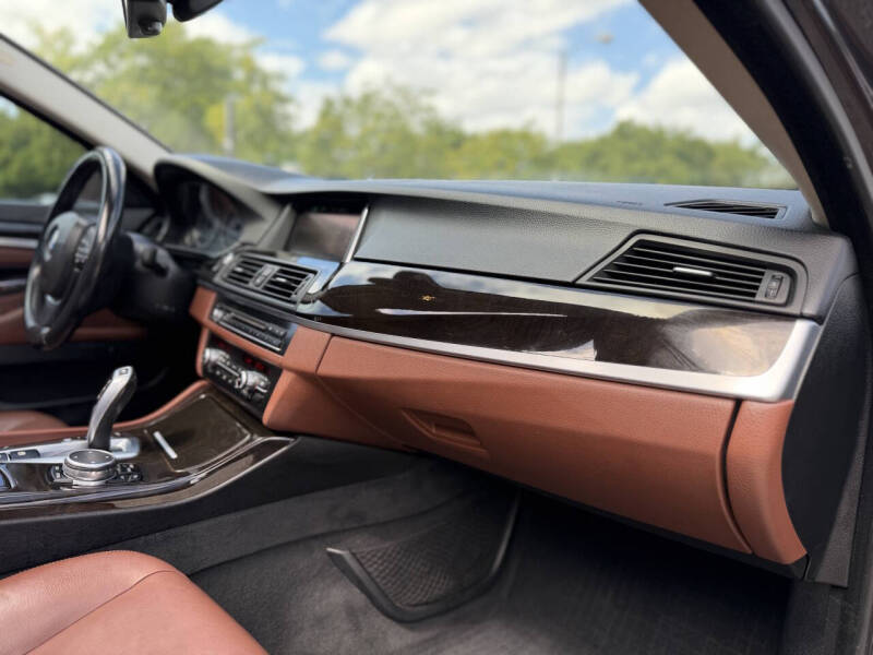 2015 BMW 5 Series 528i