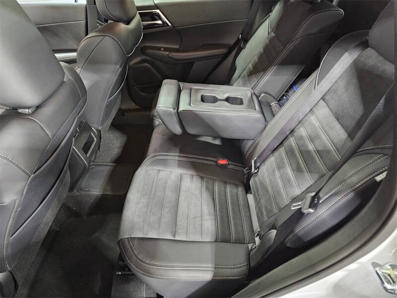 2025 Mitsubishi Outlander PHEV SE