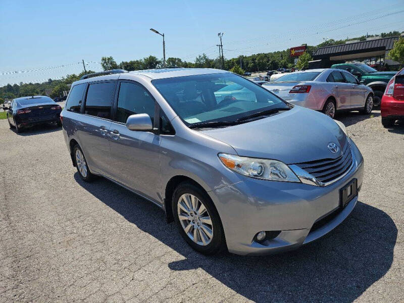 2017 Toyota Sienna XLE 7-Passenger