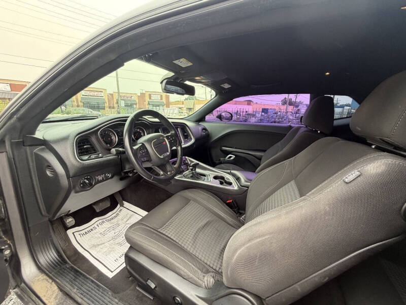 2016 Dodge Challenger SXT