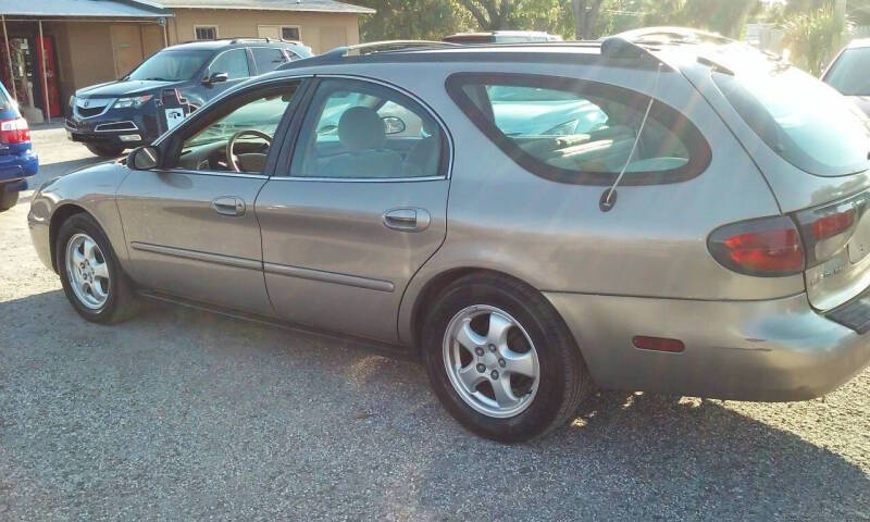 2005 Ford Taurus SE
