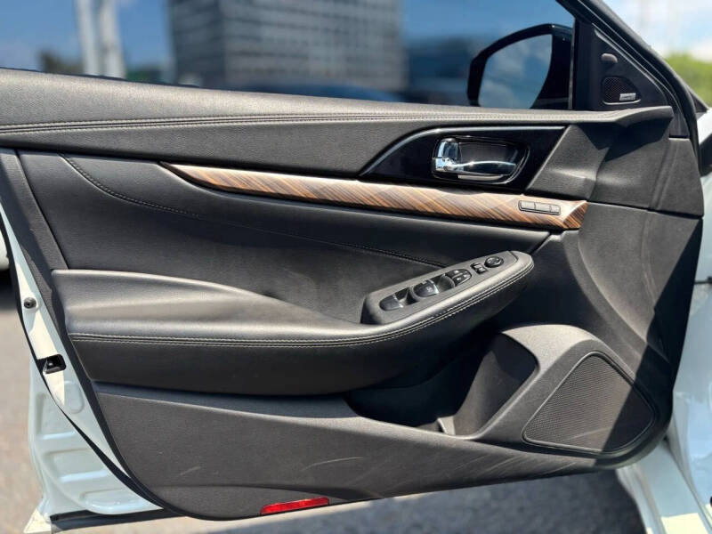 2017 Nissan Maxima Platinum