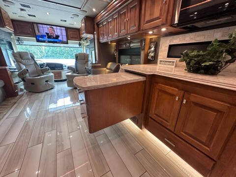 2019 Tiffin Phaeton 40qkh BUNK BEDS, King Bed