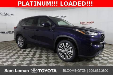 2022 Toyota Highlander for sale at Sam Leman Toyota Bloomington in Bloomington IL