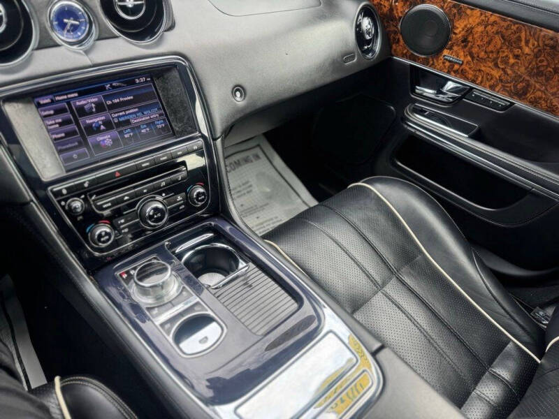 2013 Jaguar XJ