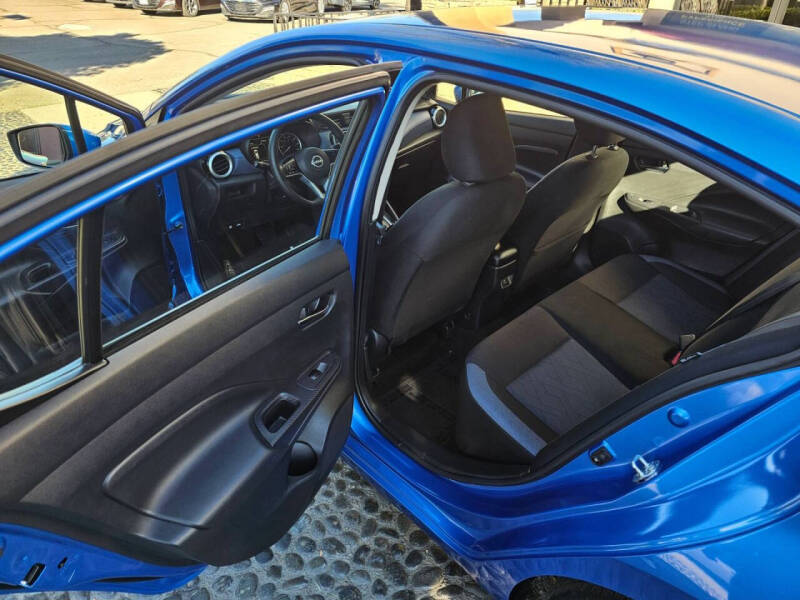 2023 Nissan Versa SV